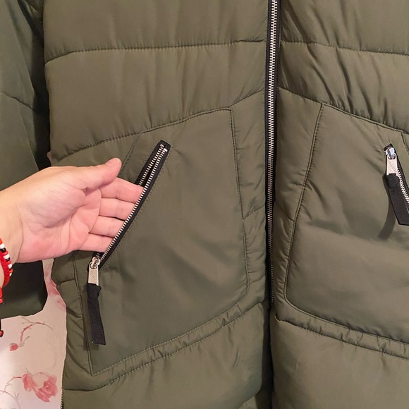 Hollister Dark Green Puffer Jacket - Picture 5 of 11